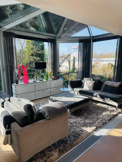 Wintergarten mit Sofa
